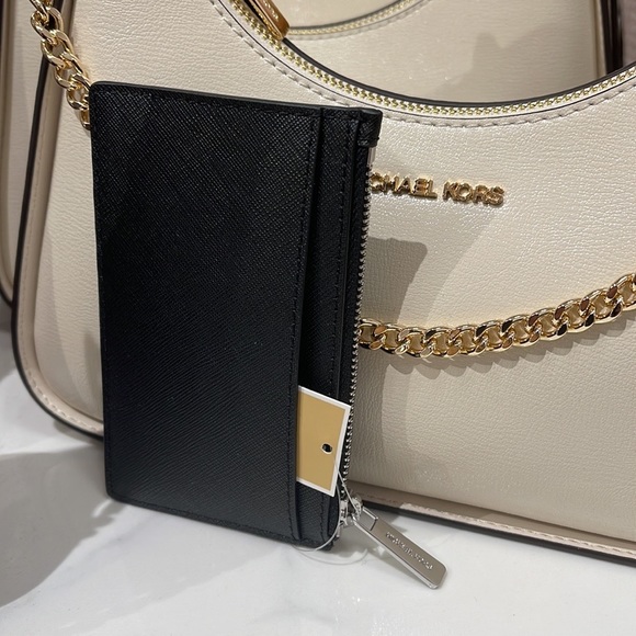 MICHAEL KORS
Jet Set Travel Medium Top Zip Leather Card Case Wallet 
Black 
NWT - Picture 2 of 16